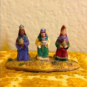 3 wise men Hawthorne Nativity Figurine decoration